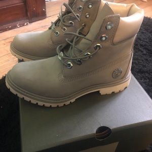 Women’s Light Grey Timberland Boots